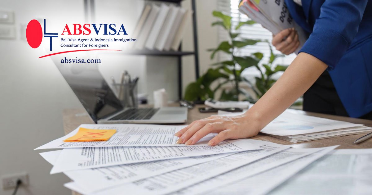 American expat in Bali managing international taxes and avoiding double taxation